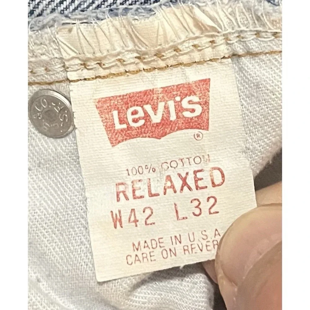 Vintage Levi's 540 Relaxed Fit Men's W42 x L32 Brown Tab Light Wash Made in USA
